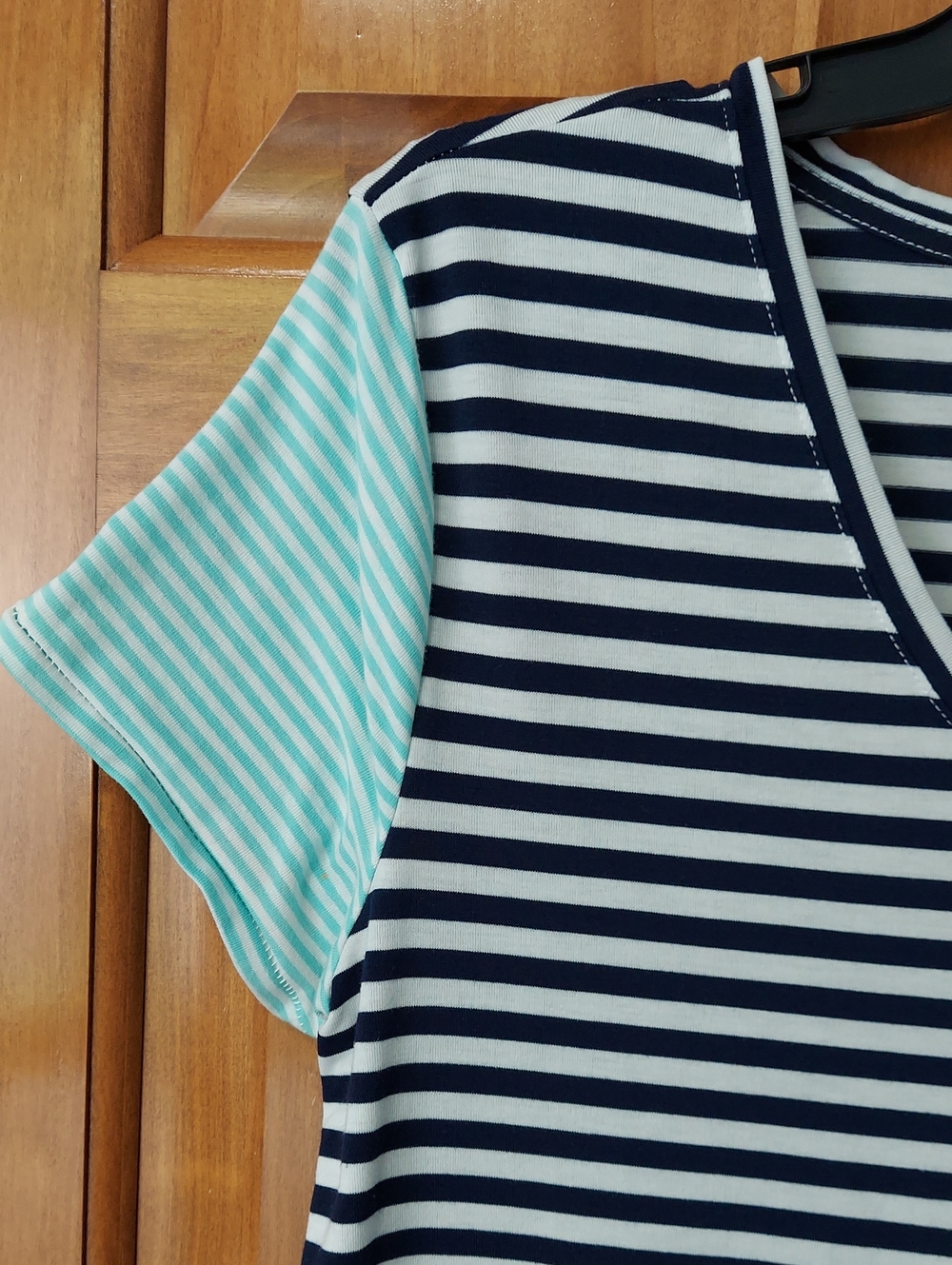 SO V-Neck Striped Navy and White Tee, Mint Striped Short Sleeves, Size Large▪︎ - Picture 2 of 8
